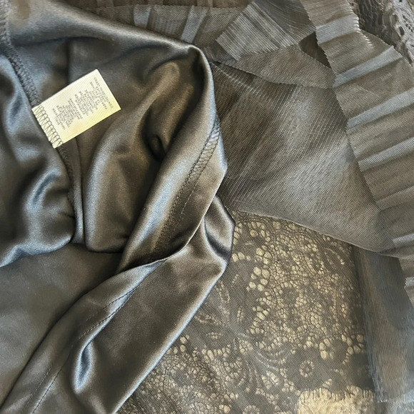 Ultra Pink NWT layered lace  skirt- very witchy lol. Size XL - Picture 11 of 11